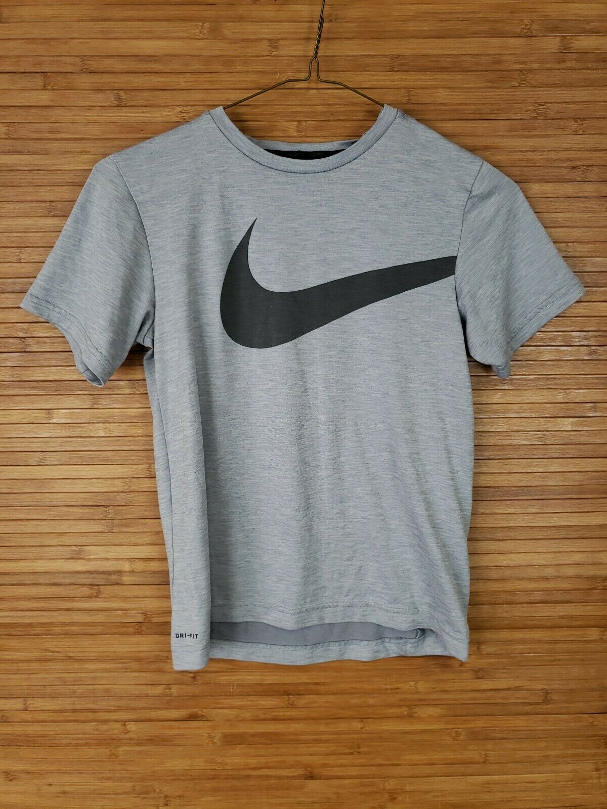 Nike Dri-fit Gray Swoosh Athletic Short Sleeve T-shirt Youth Size Large